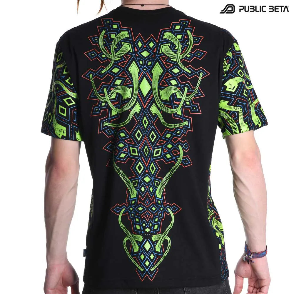 T-shirt with geometric UV-reactive graphics 