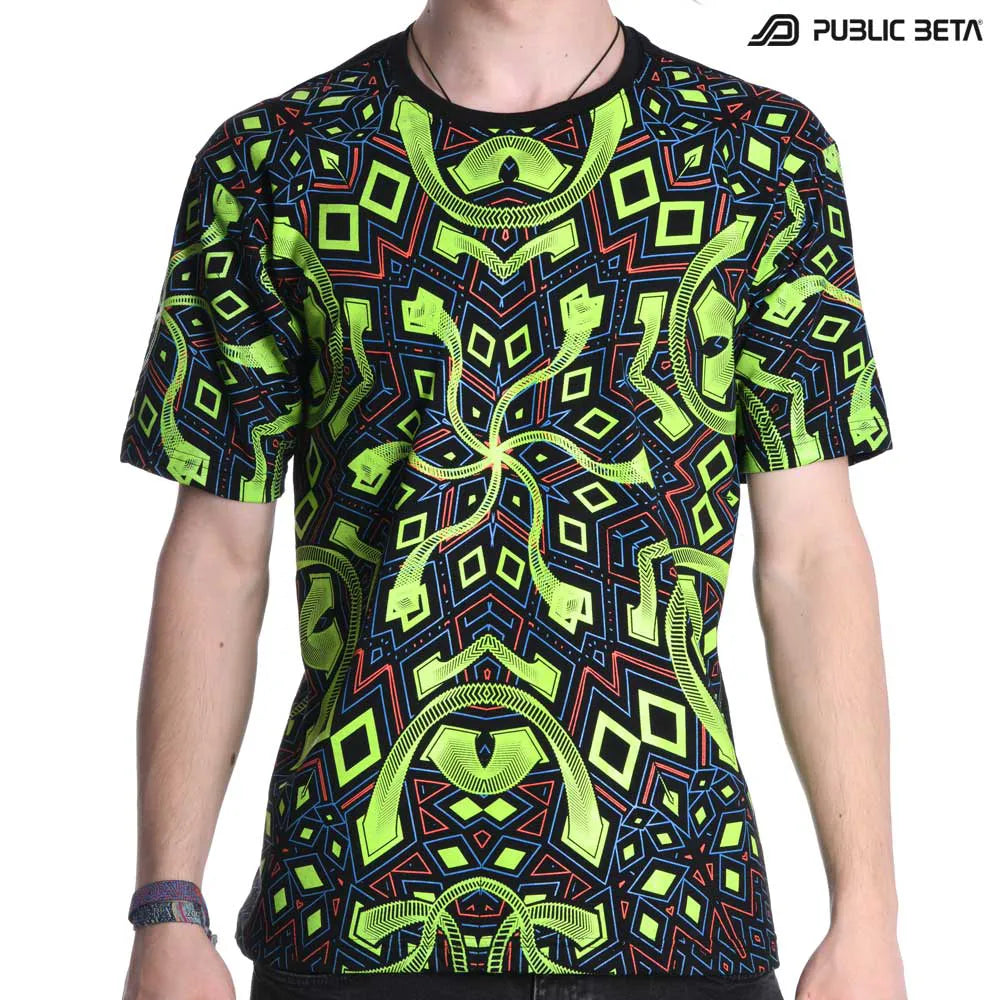 T-shirt with geometric UV-reactive graphics 