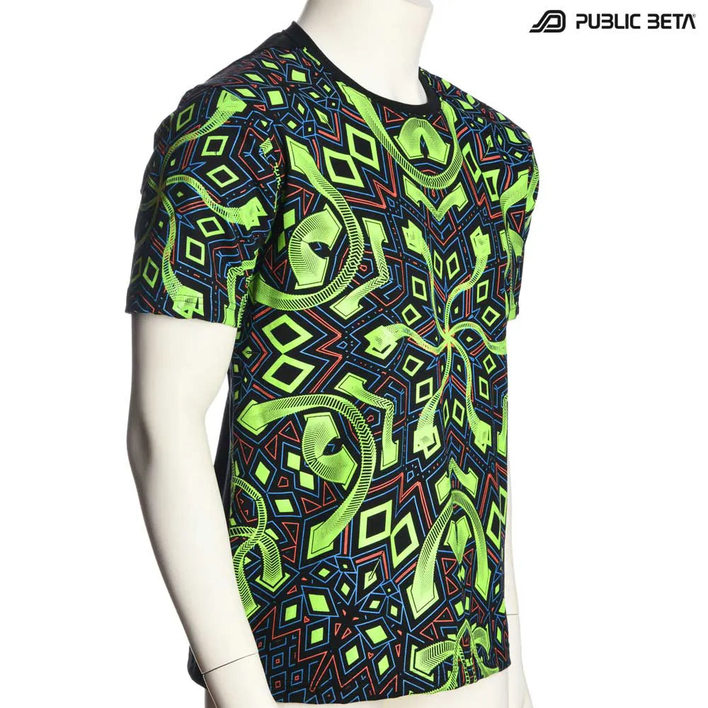 T-shirt with geometric UV-reactive graphics 