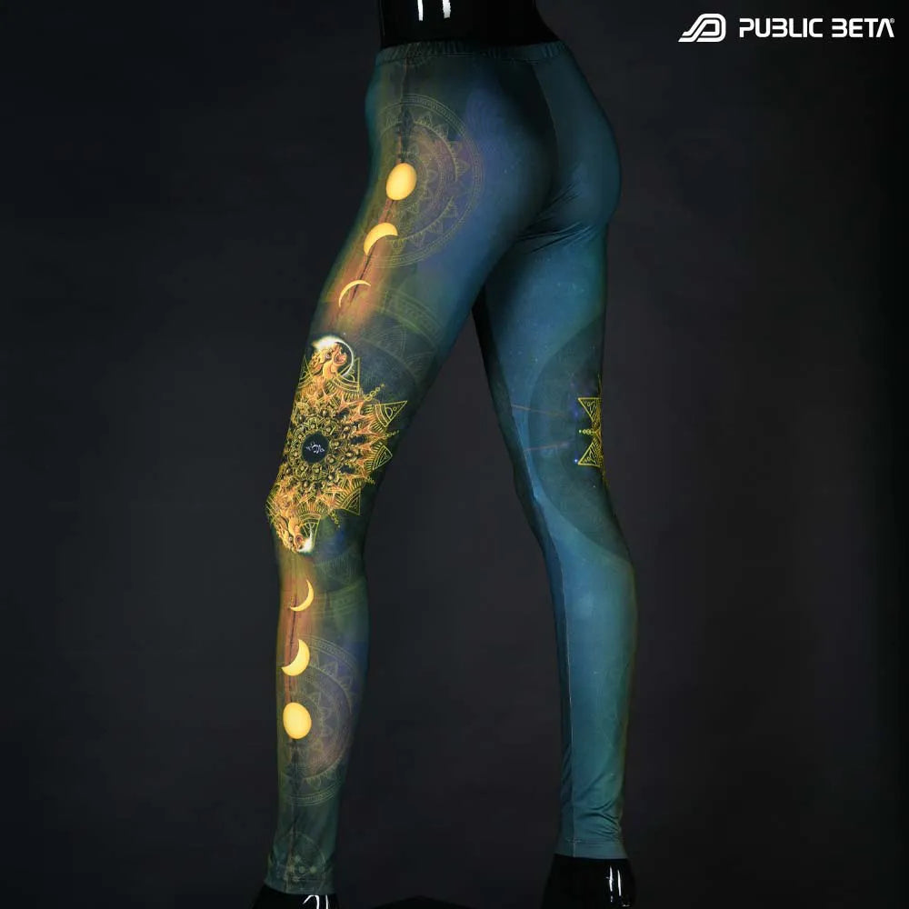 Leggings with UV-reactive psychedelic print 