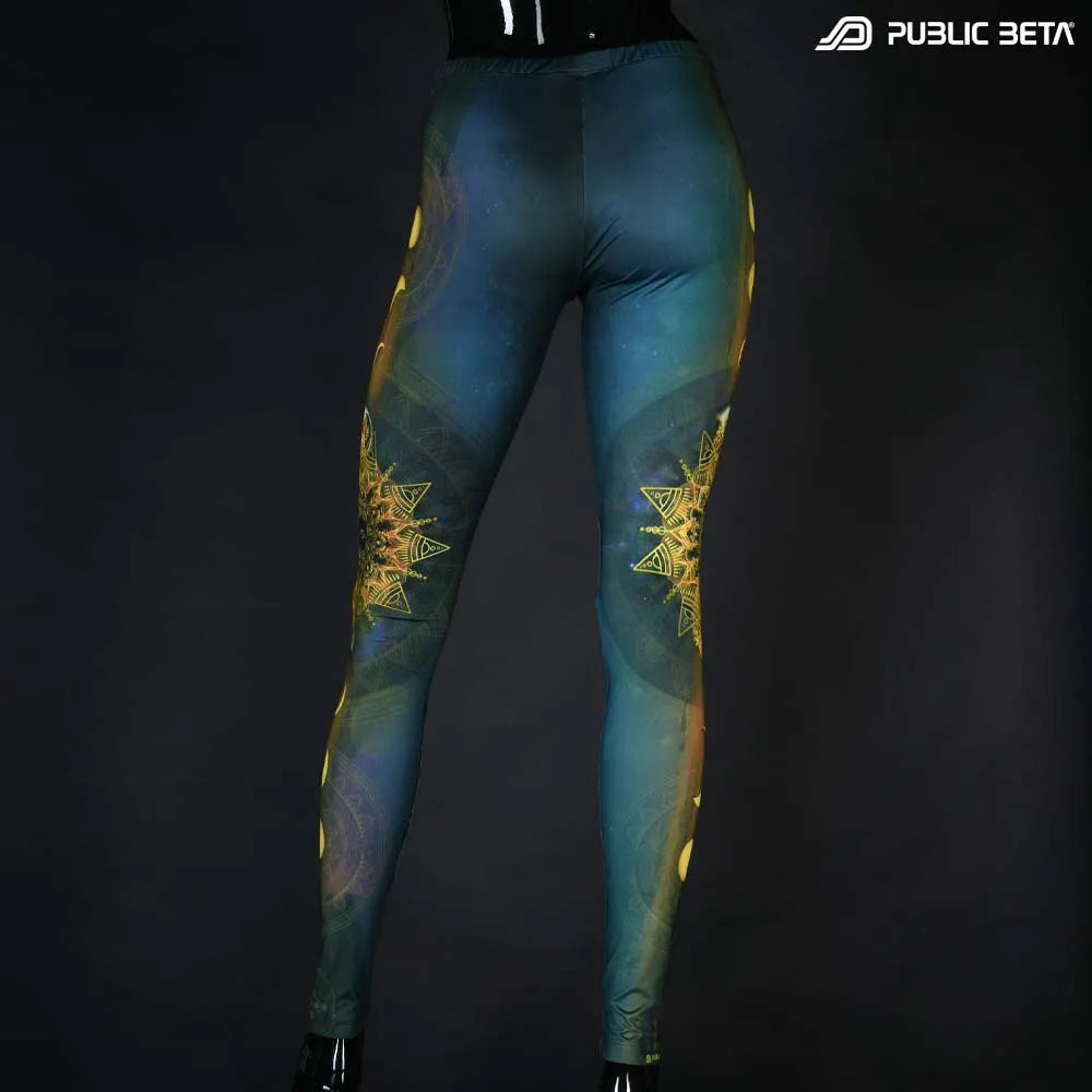 Leggings with UV-reactive psychedelic print