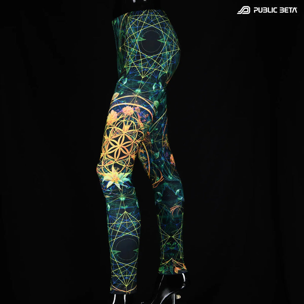 Leggings with uv reactive art print  
