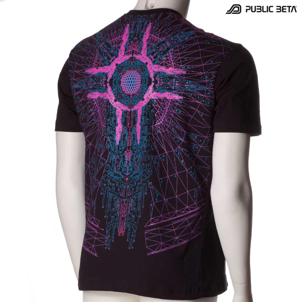 T-shirt with geometric UV-reactive graphics