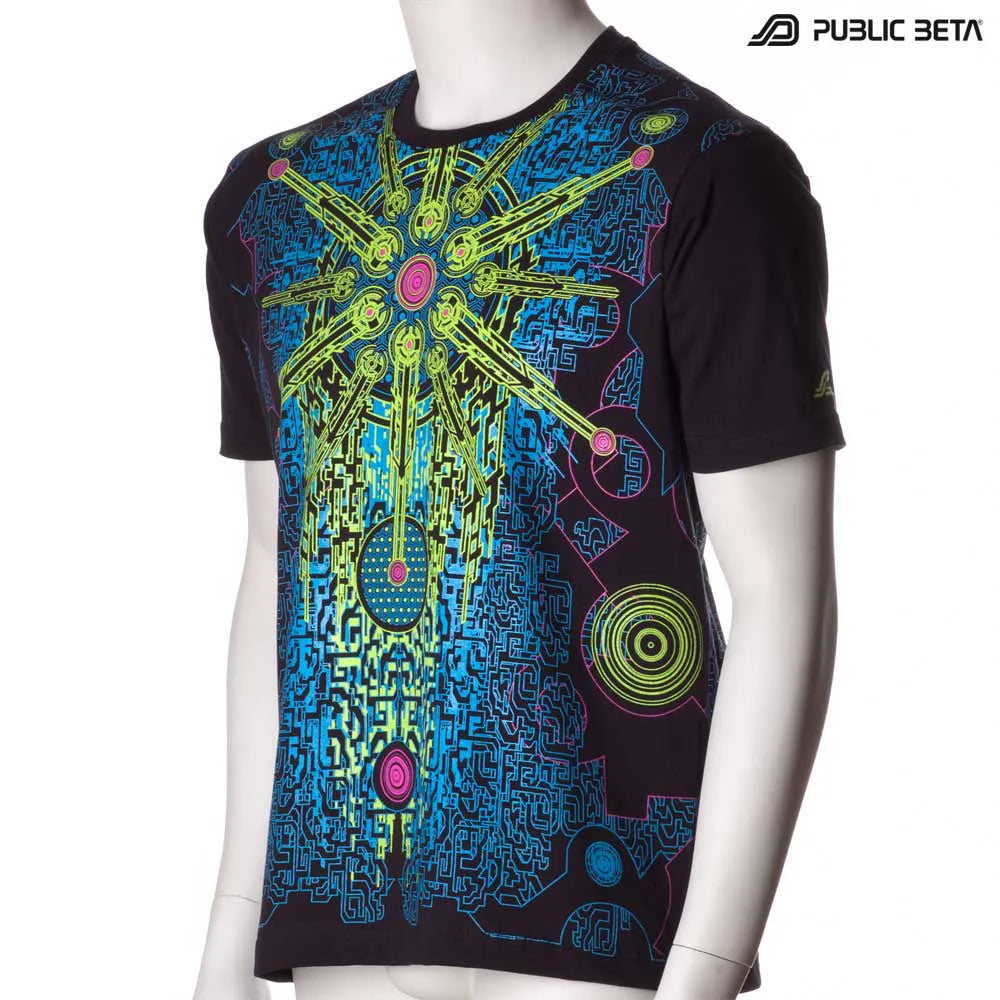 T-shirt with geometric UV-reactive graphics 