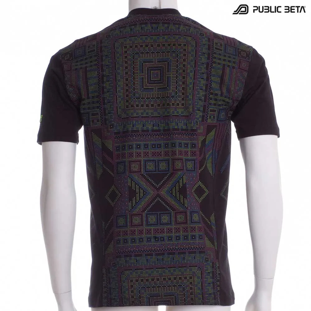 T-shirt with dense pattern UV-reactive graphics