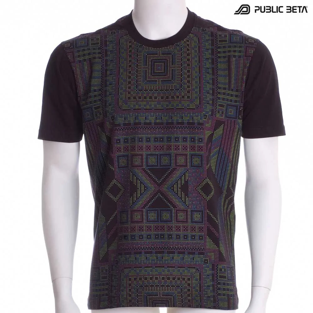 T-shirt with dense pattern UV-reactive graphics