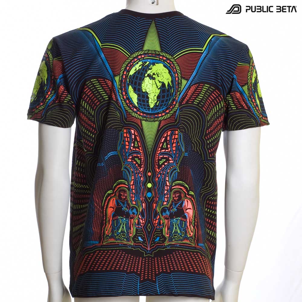T-shirt with Earth Protector UV-reactive graphics