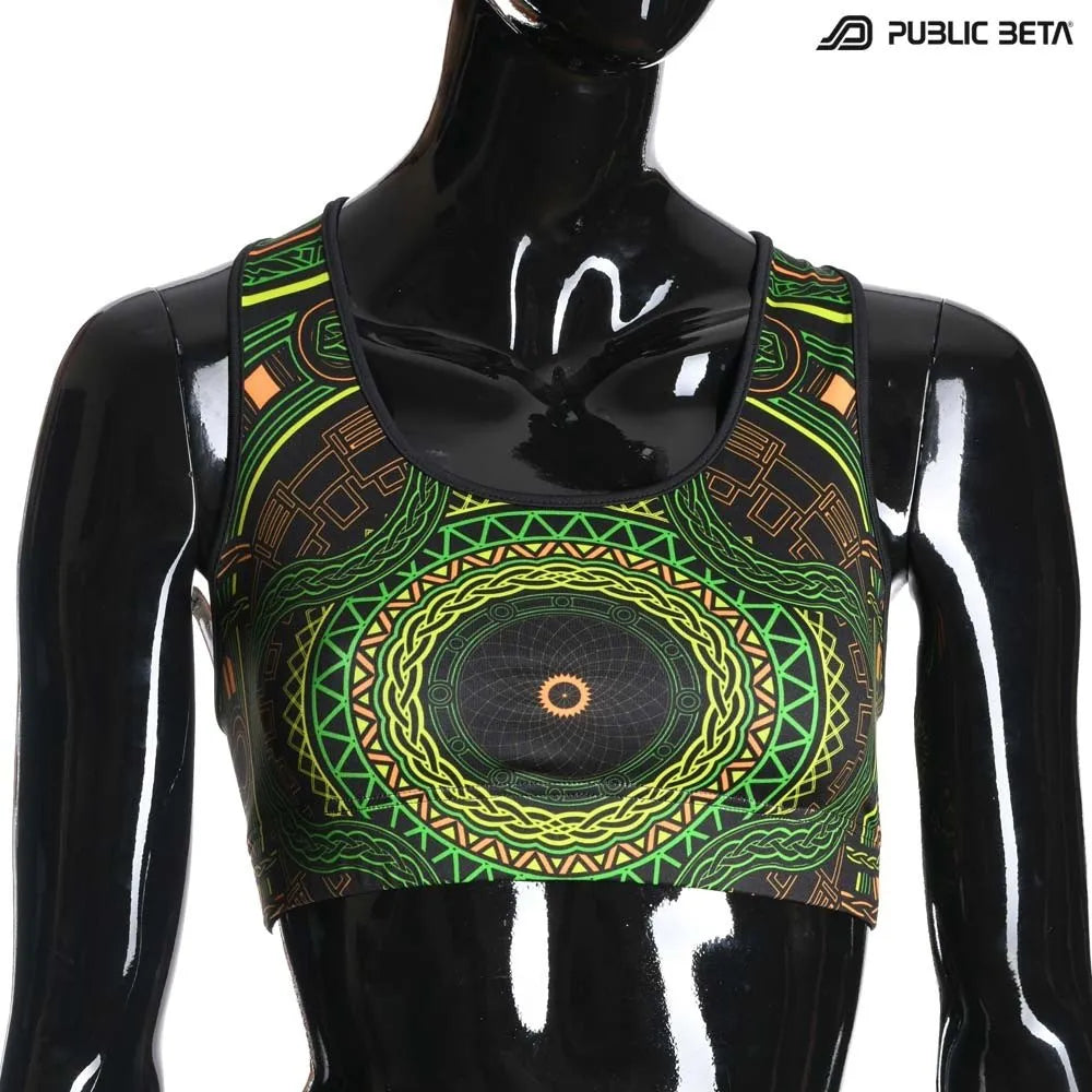 Active top with geometric UV-reactive graphics